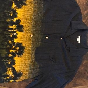 Men’s Casual Button Down Shirt